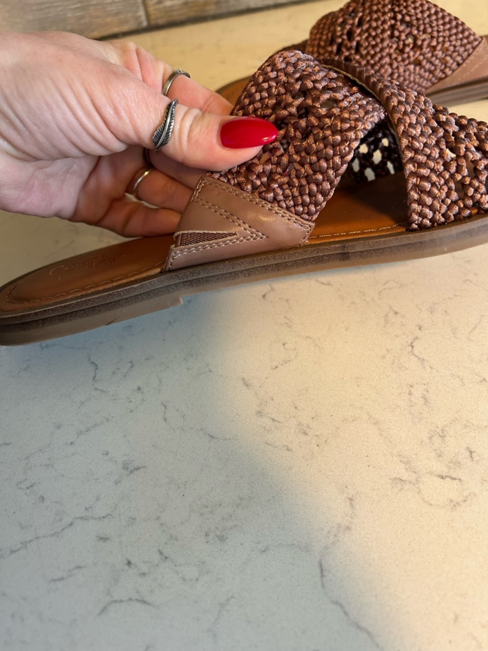 Like New Crown Vintage Antola Bronze Crochet Woven Boho Flat Slip On Sandal - Picture 11 of 15